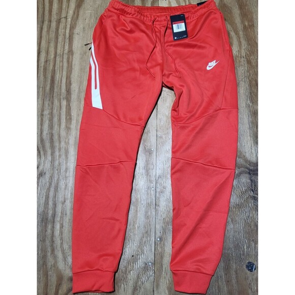 red joggers mens nike